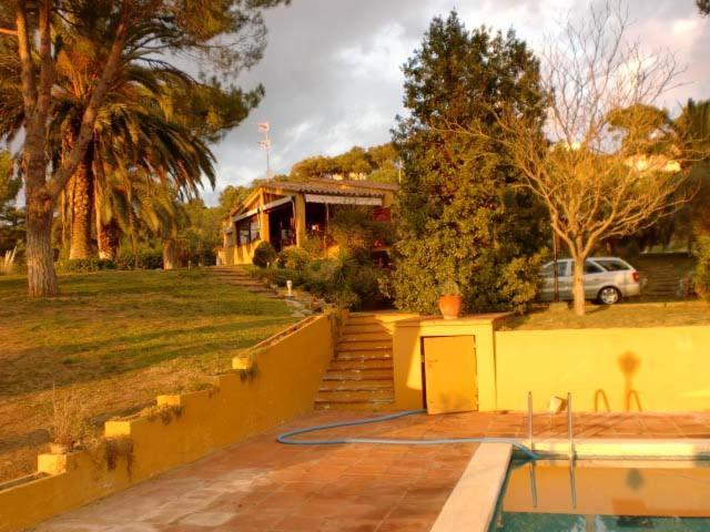 Отель Puig Gros Montras Экстерьер фото